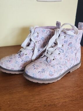 Cat & Jack Girl's Floral Lace-Up Giovanna Boots Size 12